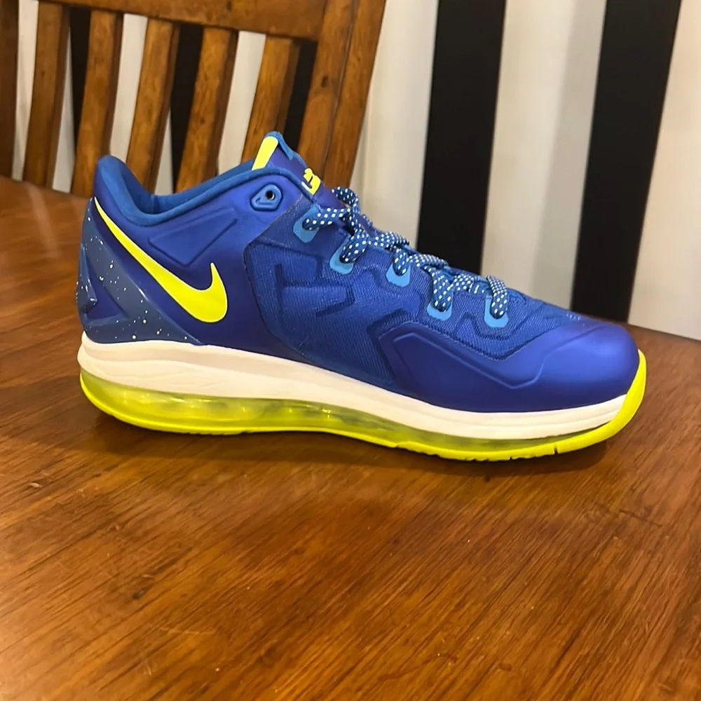 Nike Lebron XI Low Shoes Sneakers 644534 400 Boys Girls Youth Size 5.5Y Size 5.5